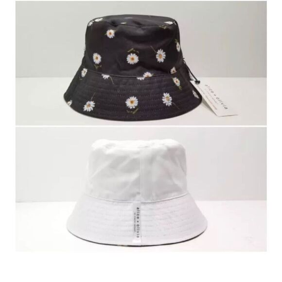 NWT Alex + Olivia Daisy Print Reversible Bucket Hat Black / White One Size
